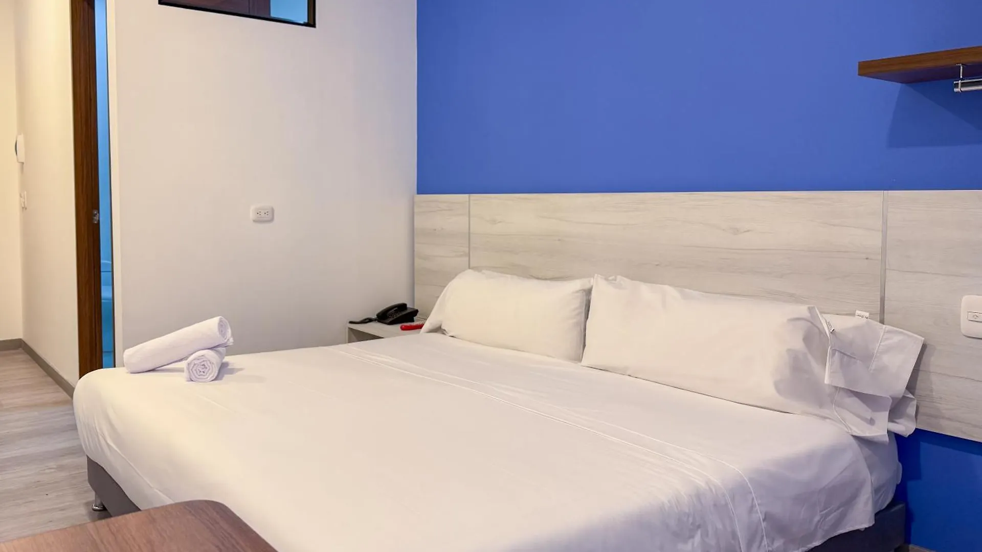 Apartamentos Regency La Feria Bogotá 3*,  Colombia