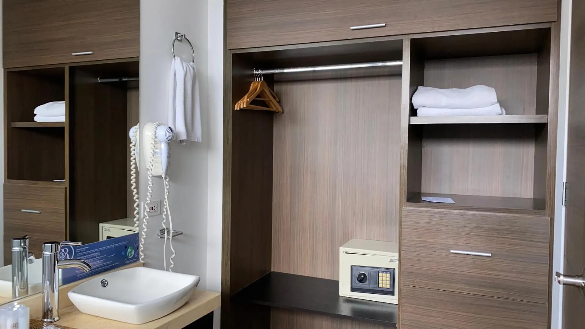 Hotel Apartamentos Regency La Feria Bogotá